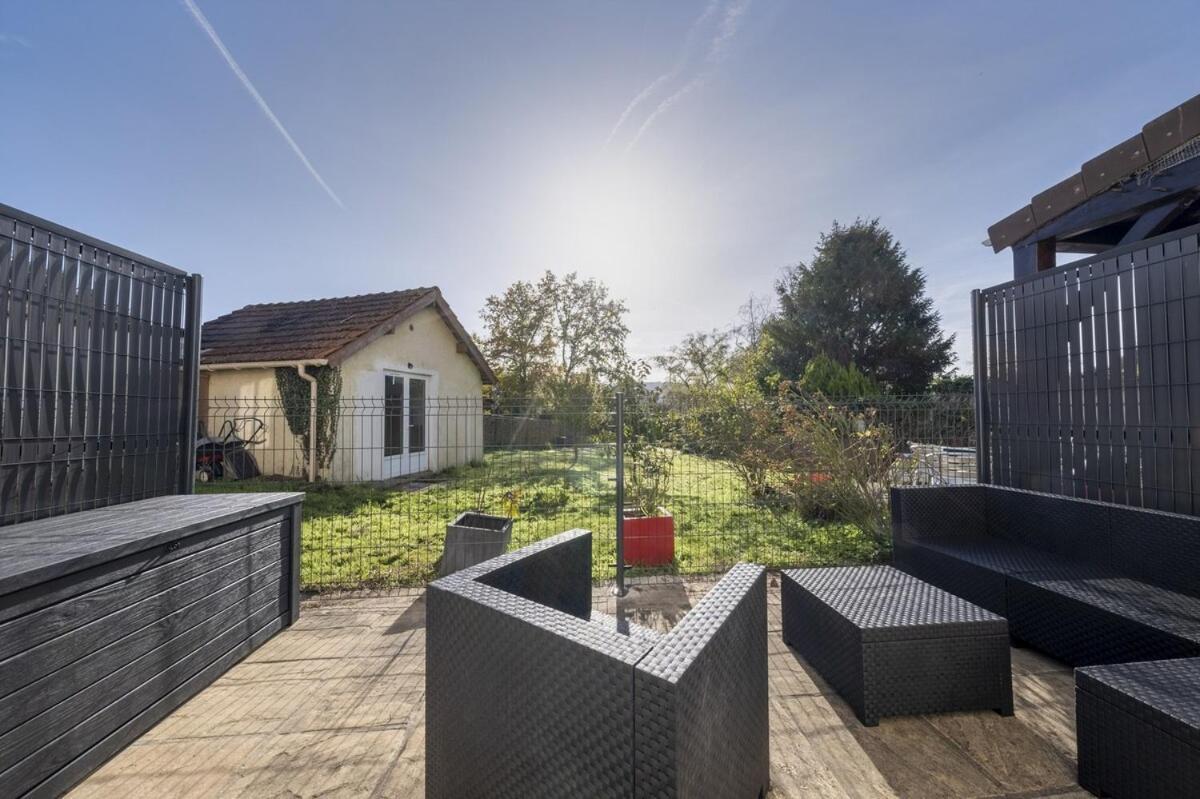 Le Nid Douillet ~ Confort ~ Parking ~ Terrasse * Saint-Cheron
